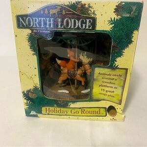 RARE VINTAGE 2001 MR CHRISTMAS NORTH LODGE HOLIDAY GO ROUND 15 PLAYS SONGS WORKS
